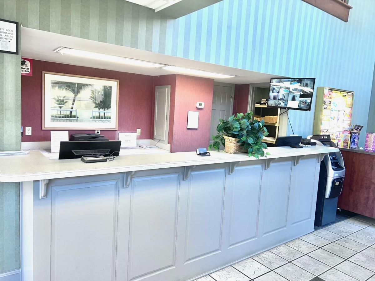 Ocean Crest Inn And Suites 默特尔比奇 外观 照片